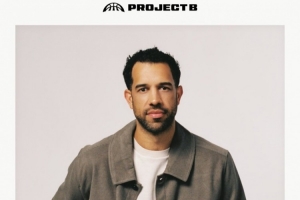 名记：Project B联赛聘请前老鹰GM菲尔兹担任男子篮球项目负责人
