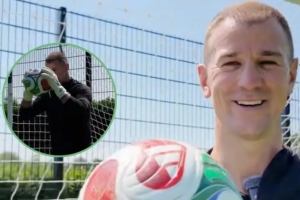 哈特亲自尝试世界杯用球：很像2010年那款，但没那么难扑