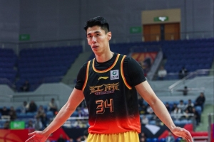 媒体人：吴羽佳C类合同今夏到期 他正向江苏谋求一份更大合同