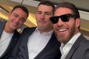 卡西、拉莫斯、哈维现场观战西班牙2-0法国，晒视频同框出镜